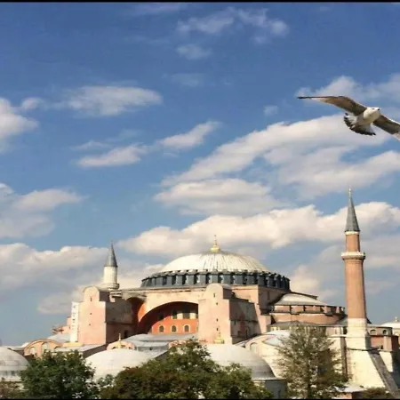 Отель Lebon Hotel Sultanahmet 3*